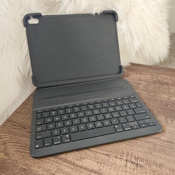 Logitech Slim Folio Pro Backlit Keyboard Bluetooth Case iPad Pro 11", Black - Picture 2 of 8
